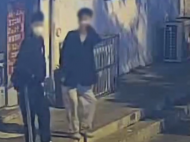 囂張！小偷在蚌埠一夜盜竊12家店鋪 作案時還對著監控比剪刀手