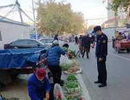 合肥市包河區同安街道：游商占道經營   城管及時取締