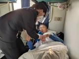 北京西至宿松k1071次列车： 精心服务瘫痪旅客