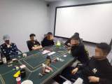 影咖内聚众赌博 8人被合肥警方当场抓获