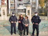 芜湖两女子夜盗施工护栏 万余元护栏被贱卖800余元