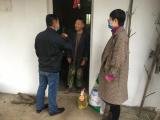 青阳县新河镇：三“心”服务 高龄老人喜领补贴