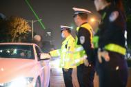 男子酒駕發(fā)生剮蹭后躲到廁所 濉溪民警“三顧茅房”將其帶出