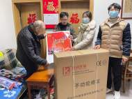 因出行不便 “長津湖戰(zhàn)役”直擊者張崇岫老人獲贈一部新輪椅