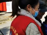合肥四里河街道：劝导拆除电动车遮阳篷 志愿者们在行动