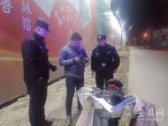 界首一男子深夜回家途中酒力發作醉倒擦傷  巡邏民警救助