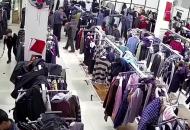 臨泉老人服裝店偷錢包 被抓時稱孫子撿的