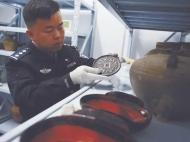 抓獲61人！追繳文物1696件！安慶潛山一處菜地邊的土坑牽出特大案