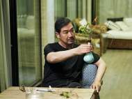 张国立突破“慈父”形象 悬疑刑侦剧《也平凡》12月6日晚开播