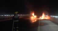 貨車橋上爆胎起火  涇縣消防緊急救援