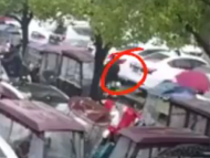 阜陽一男子接孫子放學偷走電動車 沒想到失主是小區鄰居