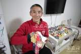 淮南70岁老人带跑友晨跑庆生 至今已跑完186场马拉松比赛