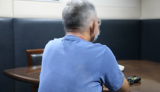 名校畢業生幫殺人潛逃舅舅藏匿十余年獲刑：被舅舅資助過學費