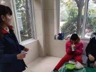 蚌埠公交人悉心呵護   殘障小女孩平安回家