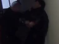郎溪一小區(qū)有人挾持人質(zhì) 民輔警配合制服持刀行兇男子