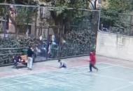 合肥男孩玩爆竹 扔進窨井炸飛井蓋