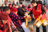 明光大爱公益人士走进涧溪敬老院慰问孤寡老人