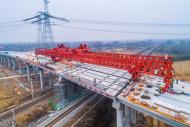 六安G105上跨寧西鐵路全橋貫通  合六南通道主體工程基本完成