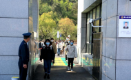黃山市屯溪一中開展“校長午餐日”活動 聽取學生意見