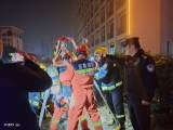 铜陵一初中男生不慎掉入窨井 民警消防齐救援