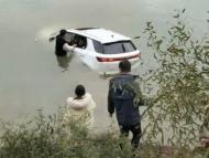 寧國(guó)一家四口拜年路上墜河 獲救后男子發(fā)帖找到救命恩人