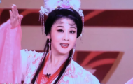 “仙女”下凡過大年 韓再芬2022年春晚獻(xiàn)唱《天女散花》