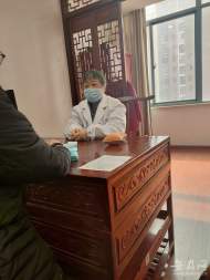 退而不休獻余熱，老有所為展風采丨張炳秀：老中醫(yī)伉儷攜手坐診