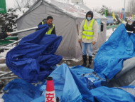 鏟雪除冰 池州藍天救援隊11名隊員在行動