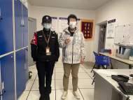 乘客不慎丟失手提包 合肥地鐵警務(wù)人員撿到后聯(lián)系歸還