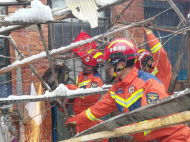 蕪湖：積雪壓塌遮雨棚 九旬老人被困屋內(nèi)