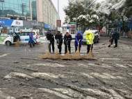 以雪為令！巢湖市緊急鏟雪保暢通