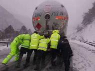 受雨雪影響  杭瑞高速徽杭段全線入口往杭州方向封閉