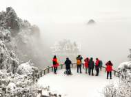 黃山風景區(qū)春節(jié)假期迎客5萬多人 雪景成關鍵詞