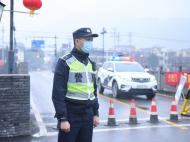 新春走基层丨富阳一家人：“战疫”中的特殊春节