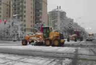 直擊安徽虎年大雪｜合肥迎來(lái)大雪  環(huán)衛(wèi)工人凌晨鏟雪