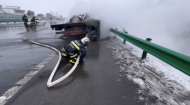 合肥一半掛車雪天起火 消防快速撲滅