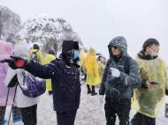 【新春走基层】护林防火员 严冬里的黄山“守护者”