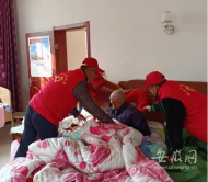 青陽縣杜村鄉：學習雷鋒在行動——敬老愛老攜手行，志愿服務傾真情