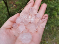 岳西突降冰雹