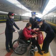 宿松至北京西K1072次列車：進京列車貼心服務李奶奶