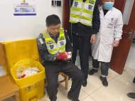 ?宣城一位交警副大隊長幫村里滅火時受傷