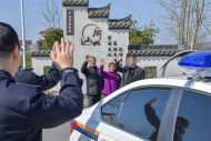 ﻿泾县：男子失联十二年 细心民警助团圆