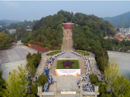 清明期間，金寨縣革命烈士陵園招募志愿者開(kāi)展“六個(gè)一”祭掃活動(dòng)