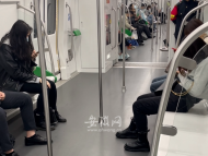 合肥軌道1號線三期項目首列車到段