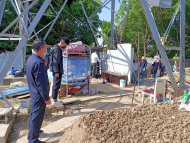 工人宿舍搭建在鐵路輸電塔下 合肥經開區相關部門拆除
