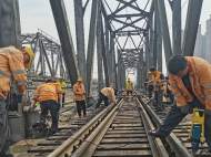 蚌埠百年淮河鐵路橋圓滿完成明橋面大修