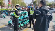 合肥蜀山交警化身“主播”宣講“一盔一帶”交通安全 3萬多人在線觀看