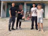 街面抢夺手机  界首民警抓获两名嫌疑人
