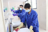 合肥一公厕被打造成便民空间  保洁员为一对"夫妻档"