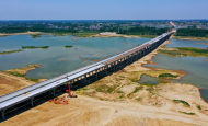 六安：S325項目淠河特大橋順利貫通